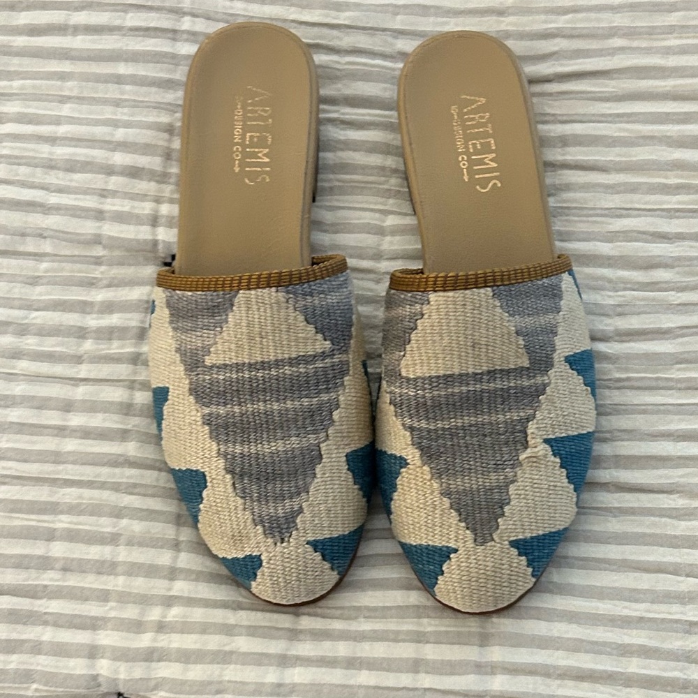 Artemis kilim slide